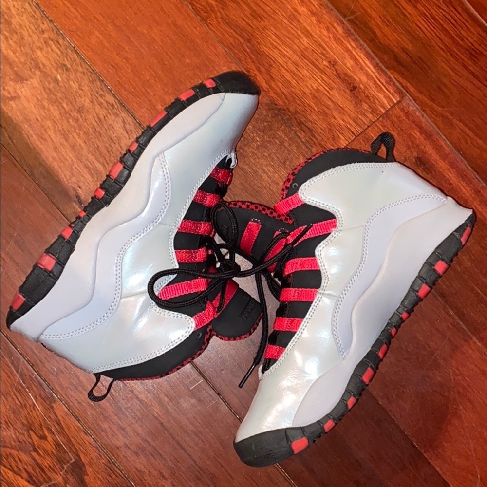 Retro Jordan 10’s